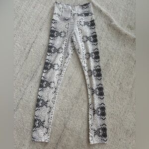 Leggings is size small